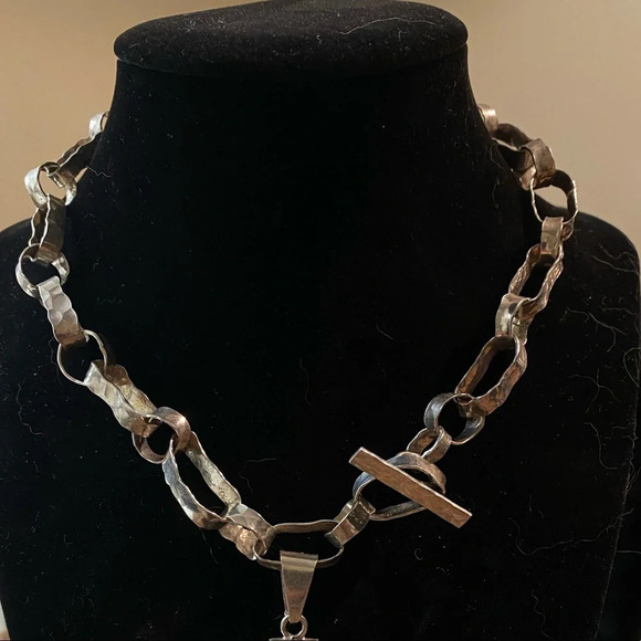 Sterling silver cross pendant (no chain) - Picture 9 of 17